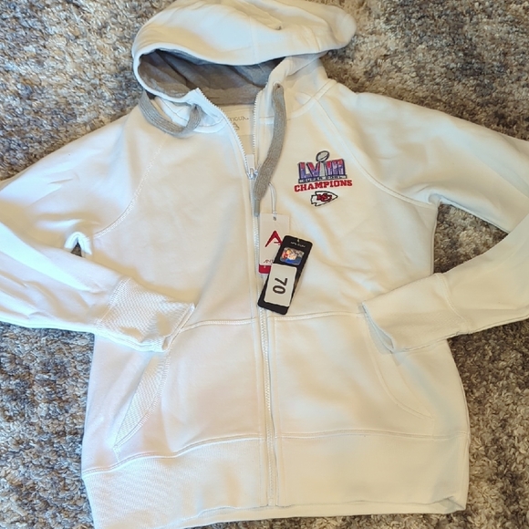 Chiefs Hooded - Picture 1 of 4